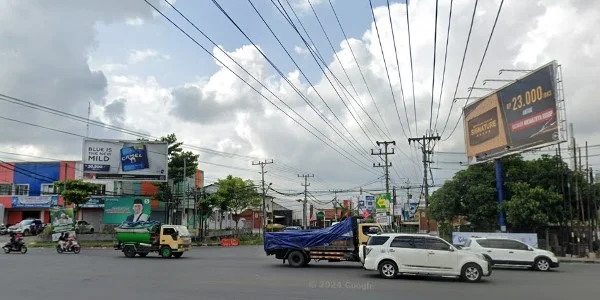 4. Simpang Tugu Manahan