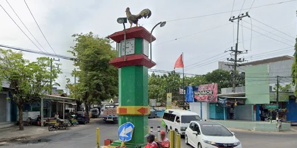 6. Monumen Ayam Jago