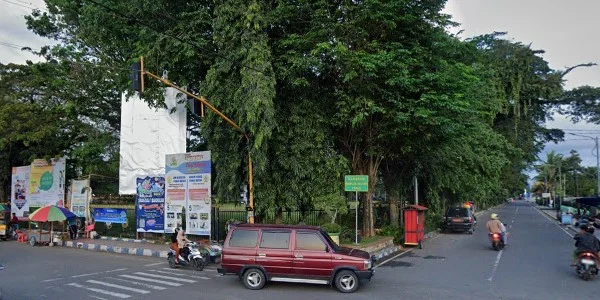 9. Kawasan Bunderan Kaum