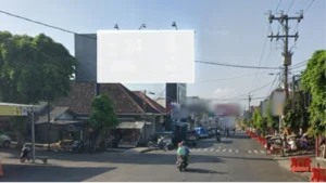Jalan Brigjen Katamso (depan Pasar Argosari)