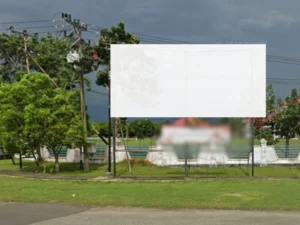 Jalan Bundaran Meriam Honisuit