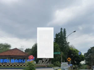 Jalan Simpang Empat Empuk Semenguk