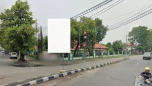 8. Jl. Raya Barat 