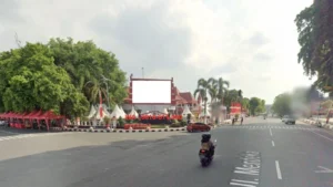 8. Jl. Merdeka (Videotron)