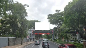 8. Jl. Raya Surabaya - Malang (videotron)