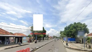 3.  Jl. DR. Cipto Mangunkusumo ( Billboard )