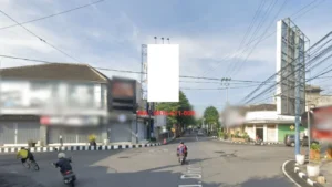 6.  Jl. Dhoho ( Billboard )